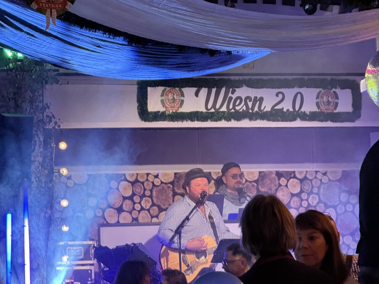 Eindrücke von der Wiesn 2.0 2025 im Eventgewölbe Dresden